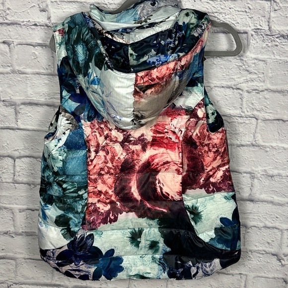 Pure + Good Anthropologie Floral Puffer Vest – Hooded, Lightweight, Watercolor - Picture 8 of 8